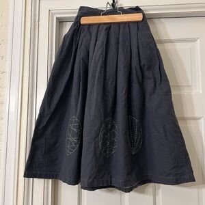 Gray flannel embroidered midi skirt XXS